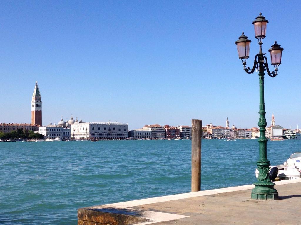 Апартаменты Venetian Mood: Secret Garden Экстерьер фото